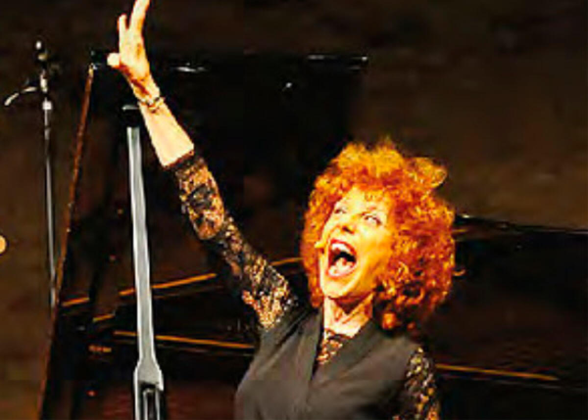 Simona Marchini a Velletri con "Croce e delizia, signora mia" - 