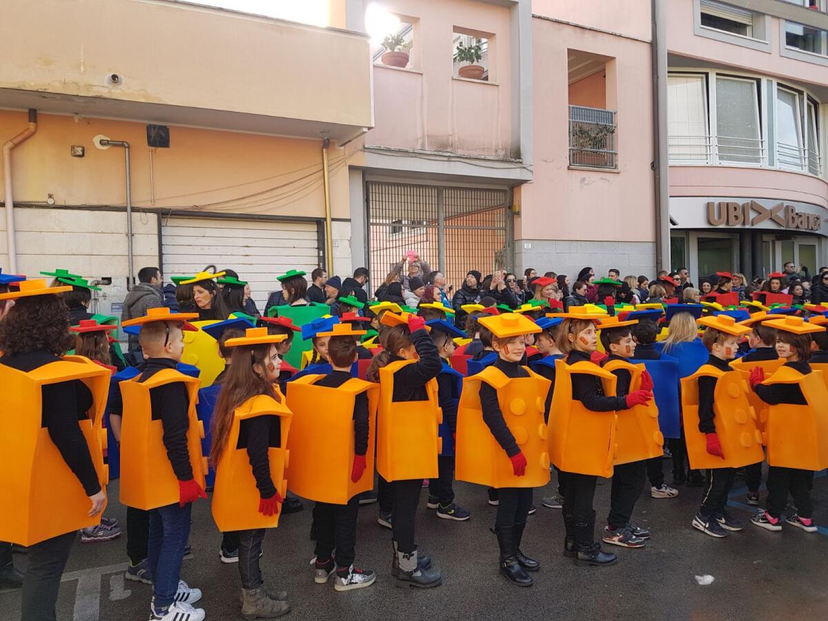 Al via il Carnevale Apriliano, si inizia con le sfilate delle scuole - 