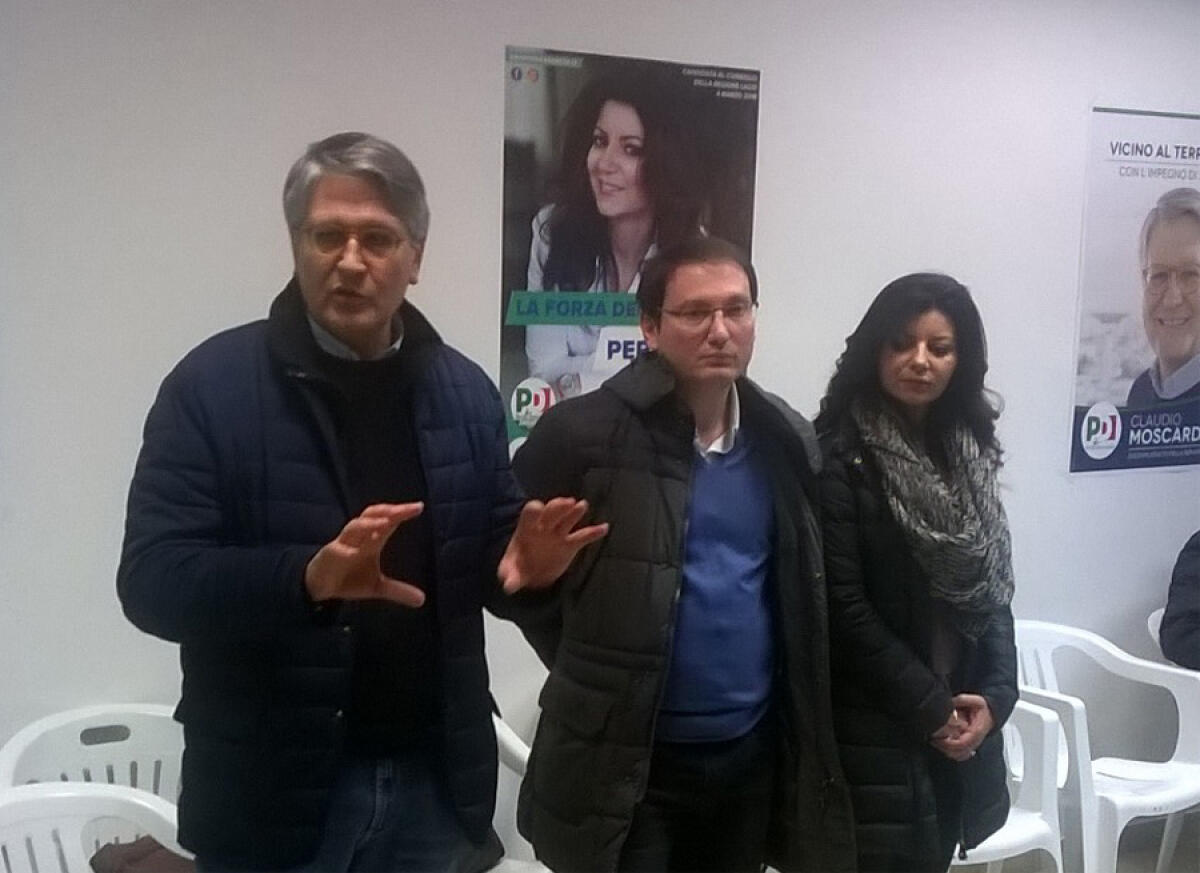 Taglio del nastro per il point elettorale del Pd di Latina - 