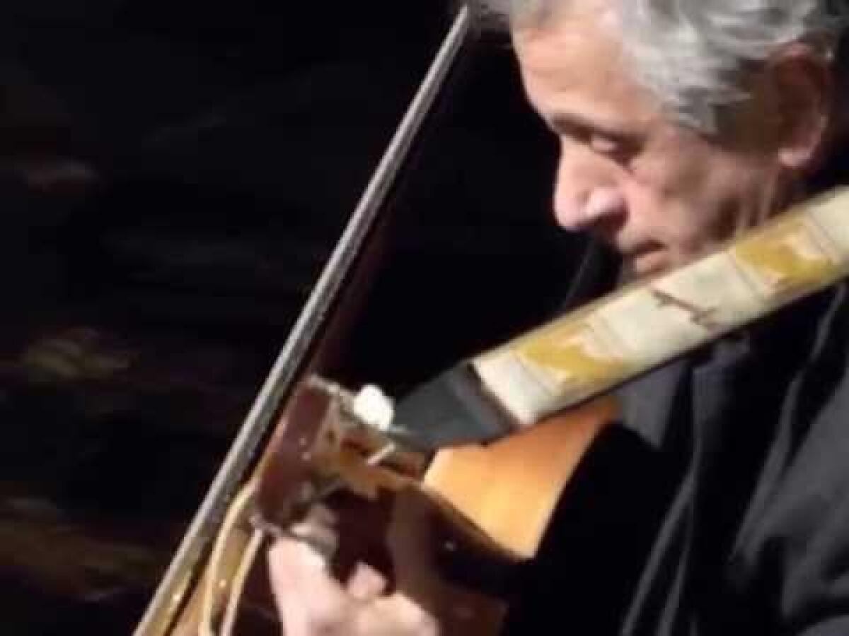 Sul palco del Vivaldi di Latina lo storico chitarrista di Fabrizio de Andrè Michele Ascolese - 