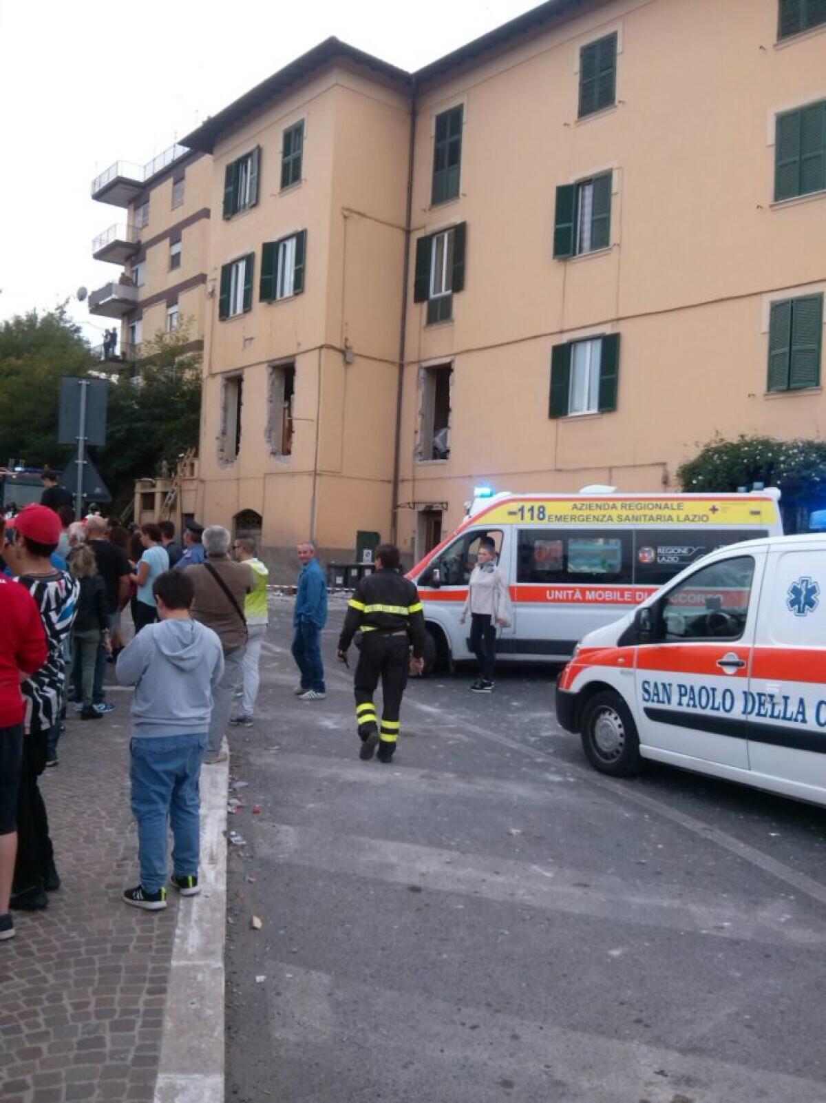 VELLETRI - A sei mesi dalla drammatica esplosione, la circonvallazione riaperta al traffico. - 