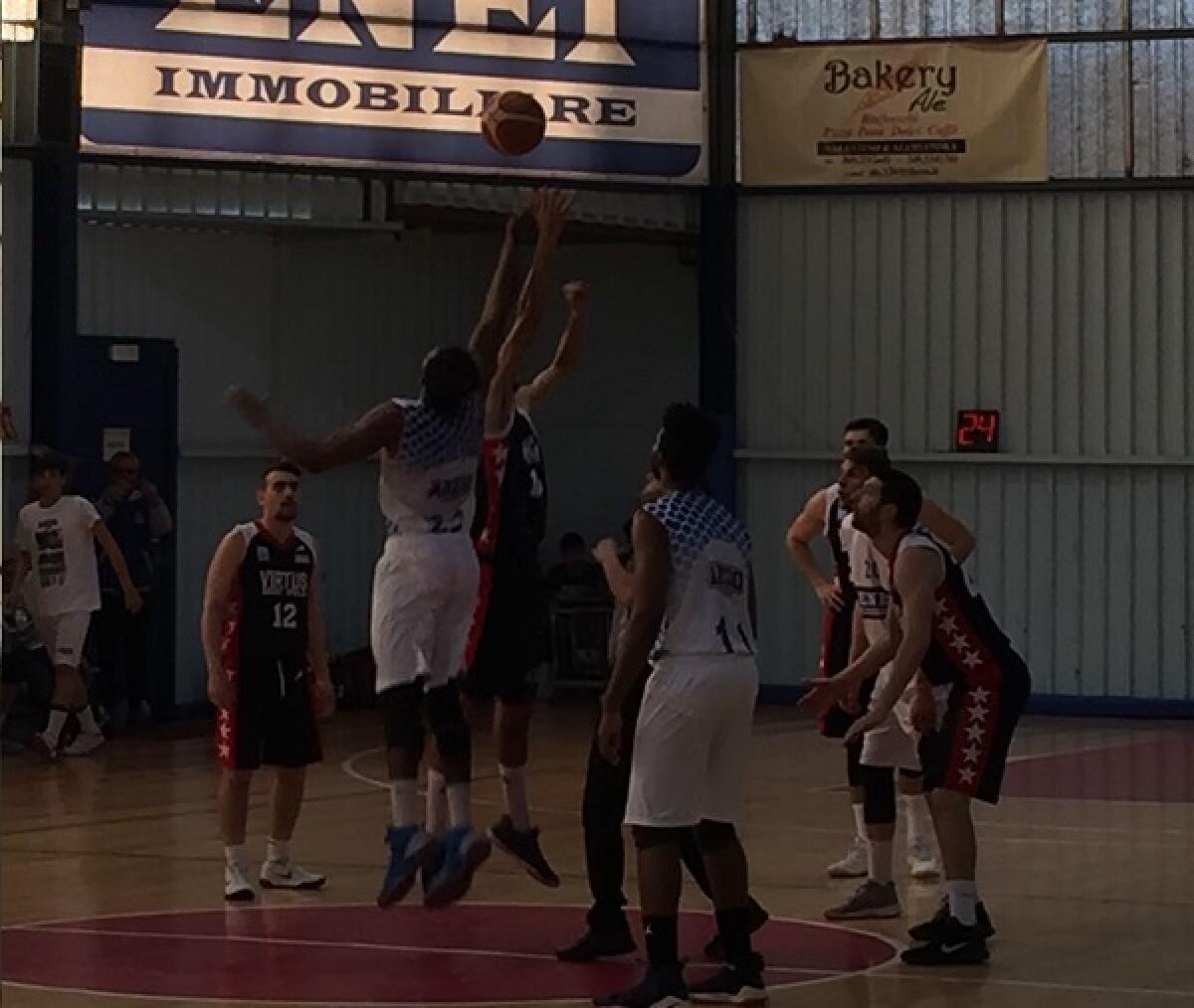 Basket, la Virtus Aprilia cade nel derby contro l'Anzio - 