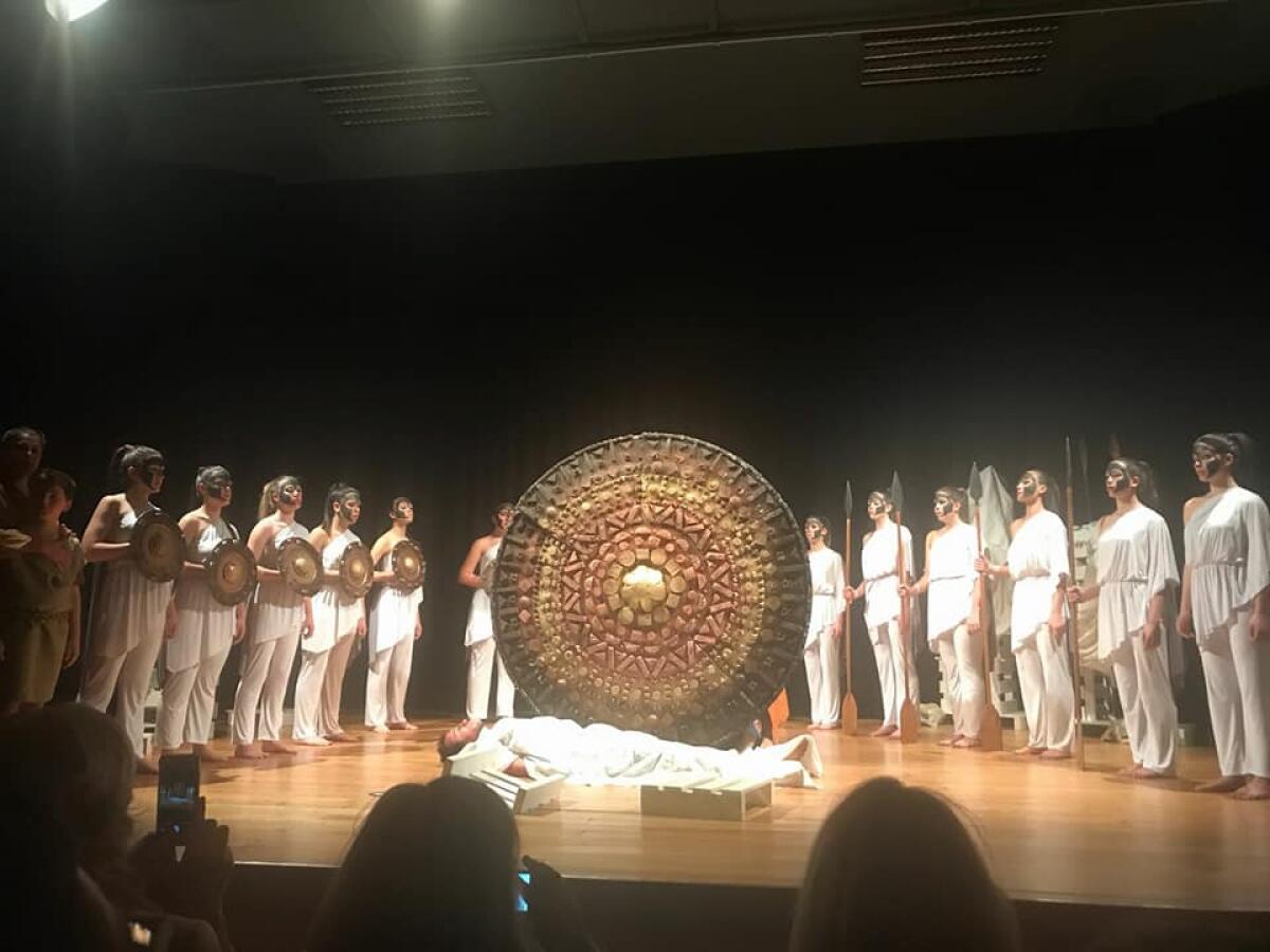 Teatro - Il liceo classico "Foscolo" di Albano trionfa al Festival Thauma - 