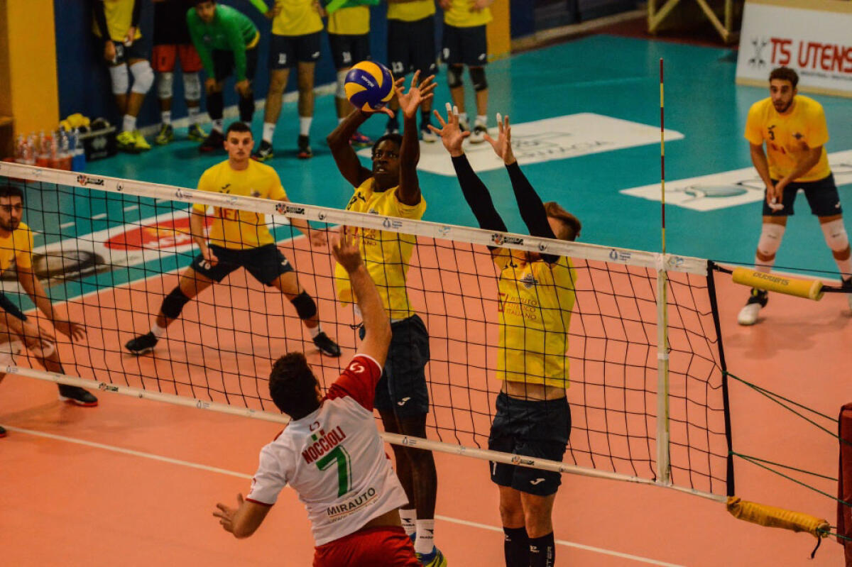 Pallavolo maschile serie B: Sabaudia gioca in casa del Cml Vesuvio Cimitile. - 