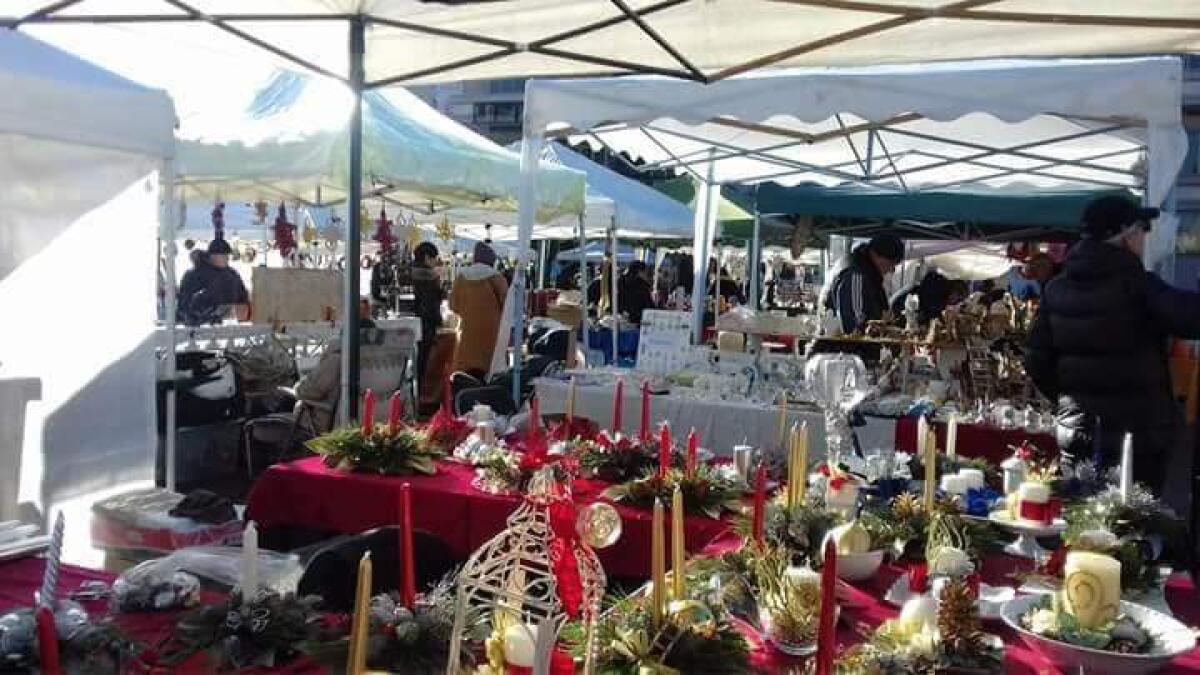 Il centro di Aprilia rivive con il mercatino di piazza Roma - 