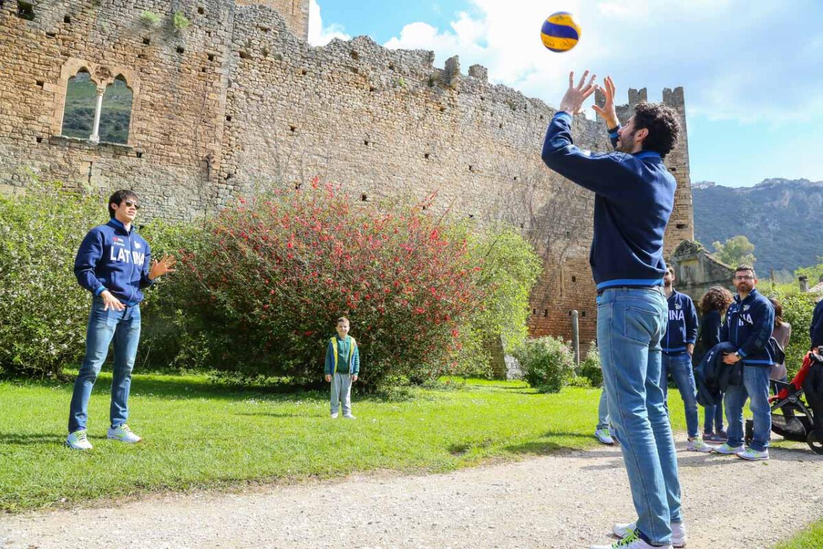 La Taiwan Excellence Latina in visita al Giardino di Ninfa. Questa domenica arriva Monza. - 