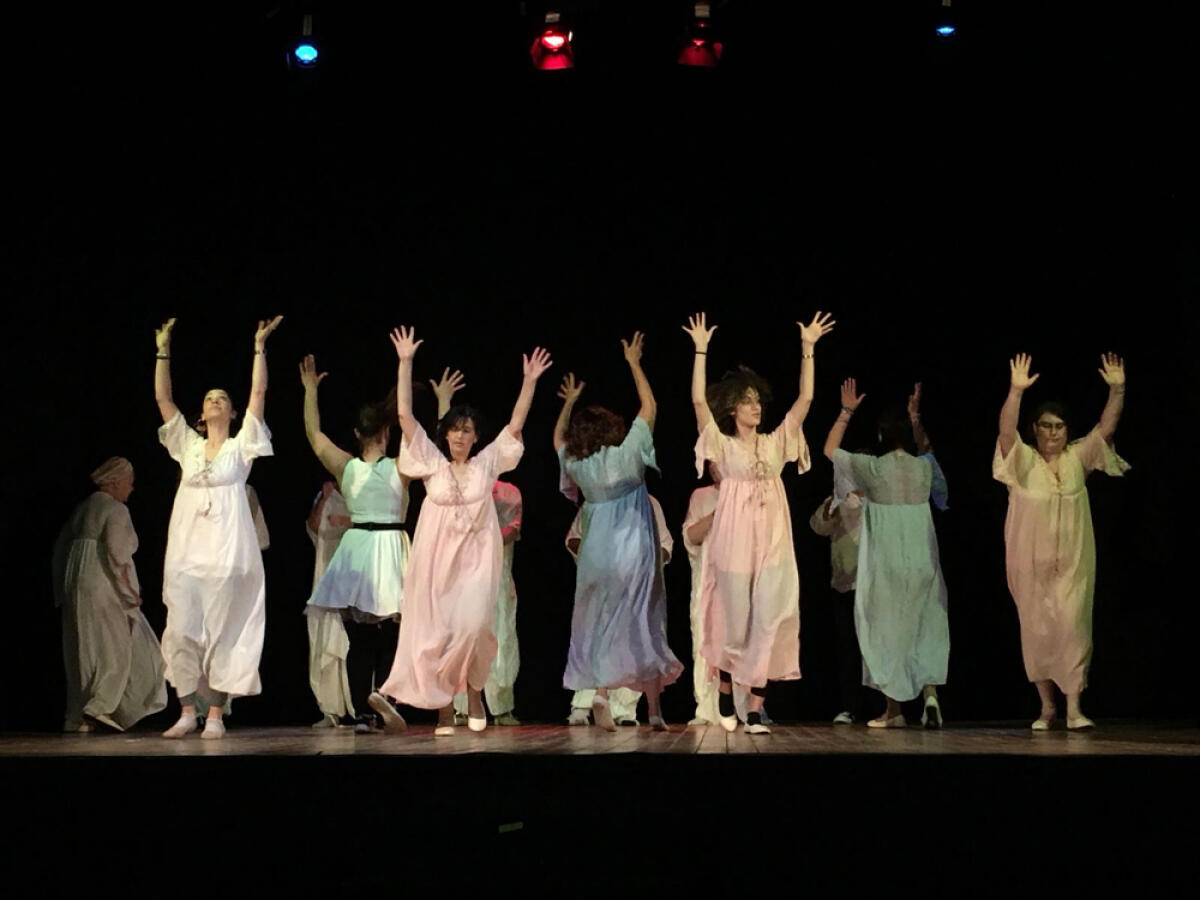 “Aggiungi un posto a tavola”, lo spettacolo di teatroterapia - 