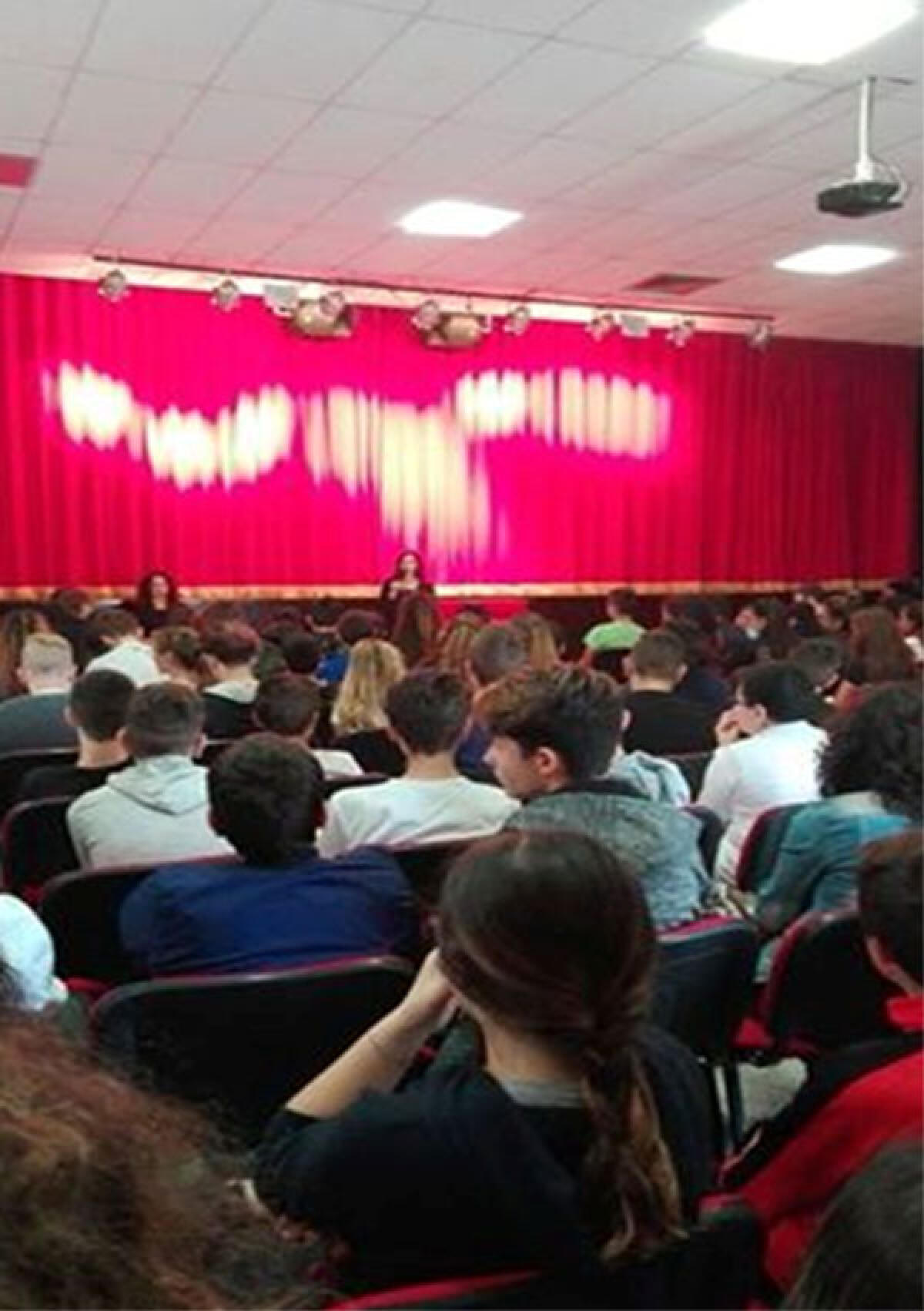 Bullismo e Cyberbullismo, utile approfondimento per i ragazzi della Garibaldi di Aprilia - 