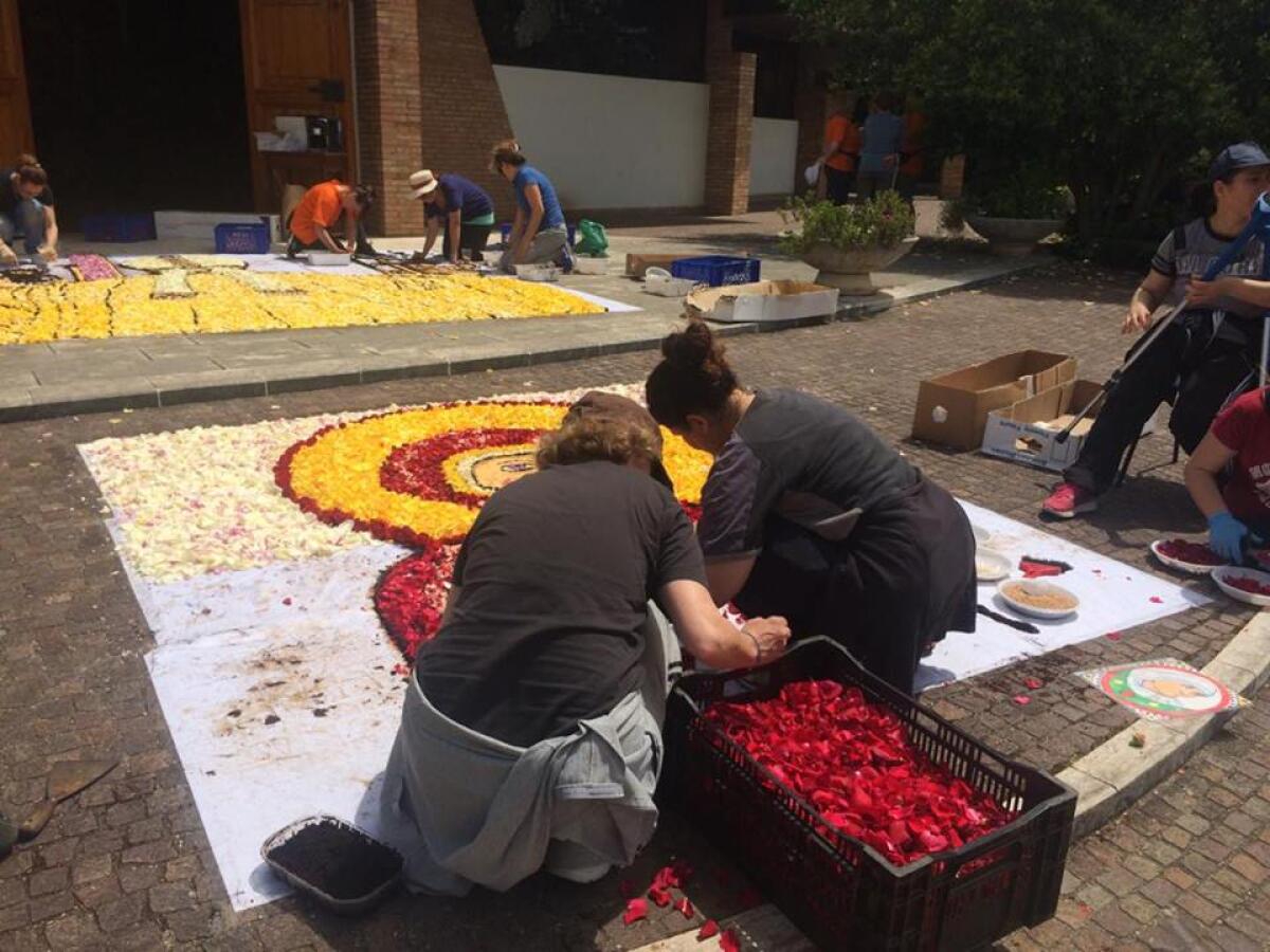 La Parrocchia Maria Madre della Chiesa di Aprilia questo fine settimana in festa. - 