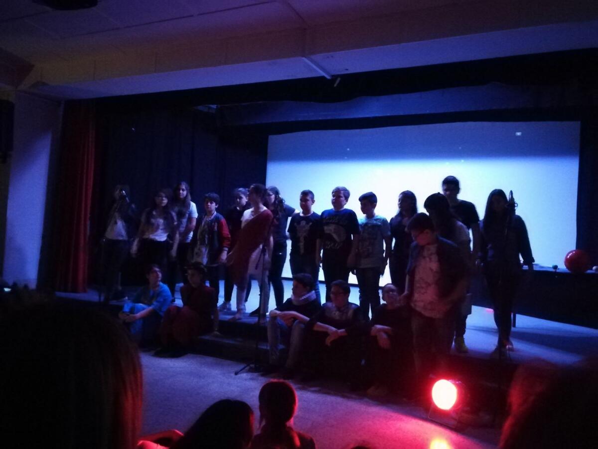 La Nascita dell'Universo e della Terra in scena alla Pascoli di Aprilia, un successo - 