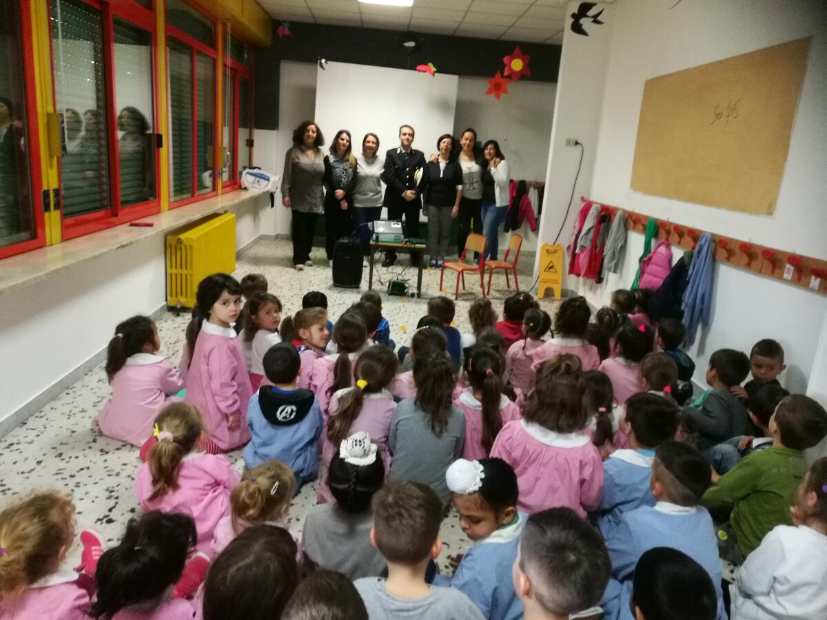 Educazione stradale, i bimbi della scuola Leda a lezione con l'Anaspol - 