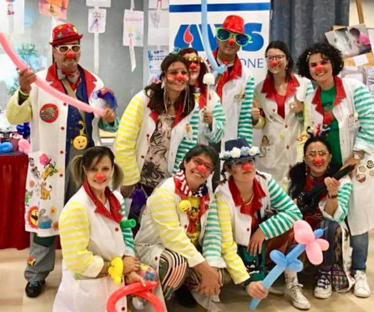 Domenica 13 maggio anche a Latina si celebra la 14esima “Giornata del Naso Rosso” con i clown di corsia. - 