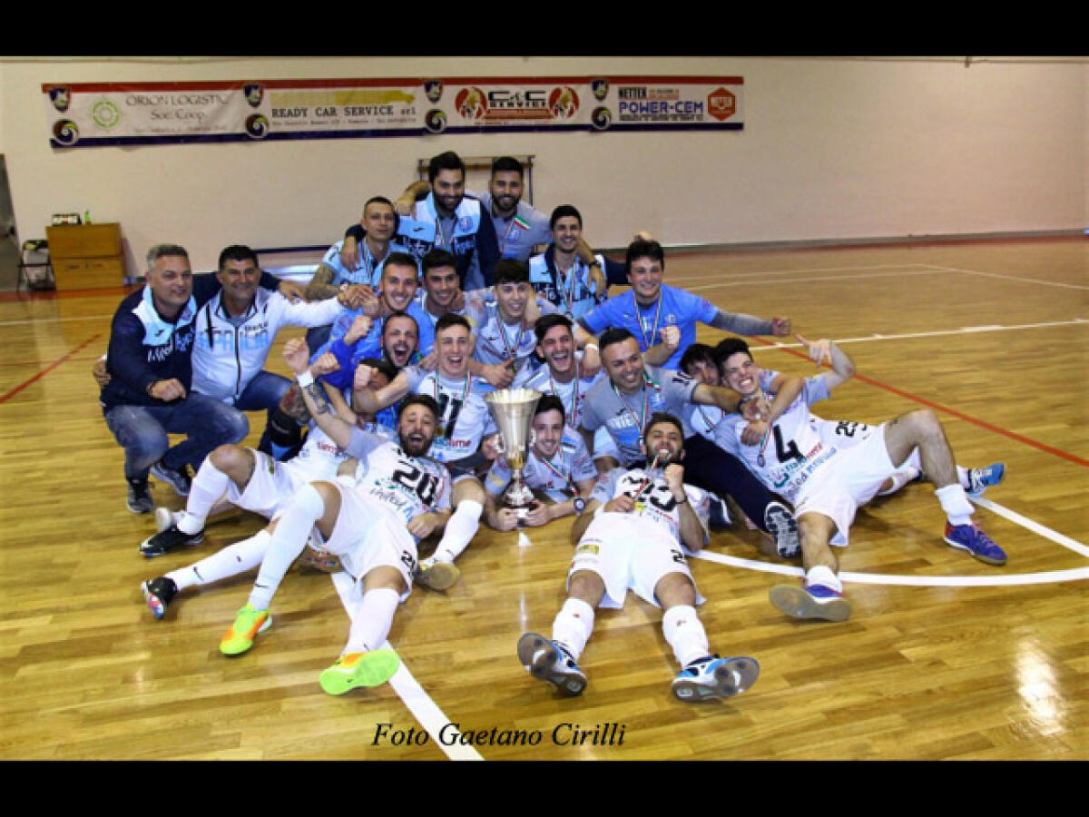 Calcio a 5 Under 21: la United Aprilia alza la Coppa al cielo. - 