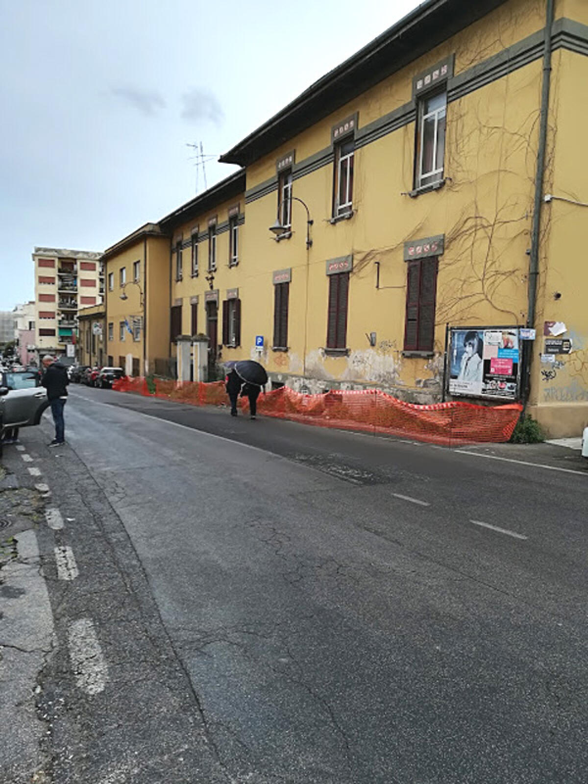 Pericolo e degrado in via Ambrosini, ad Anzio: la segnalazione di “CittàInsieme”. - 