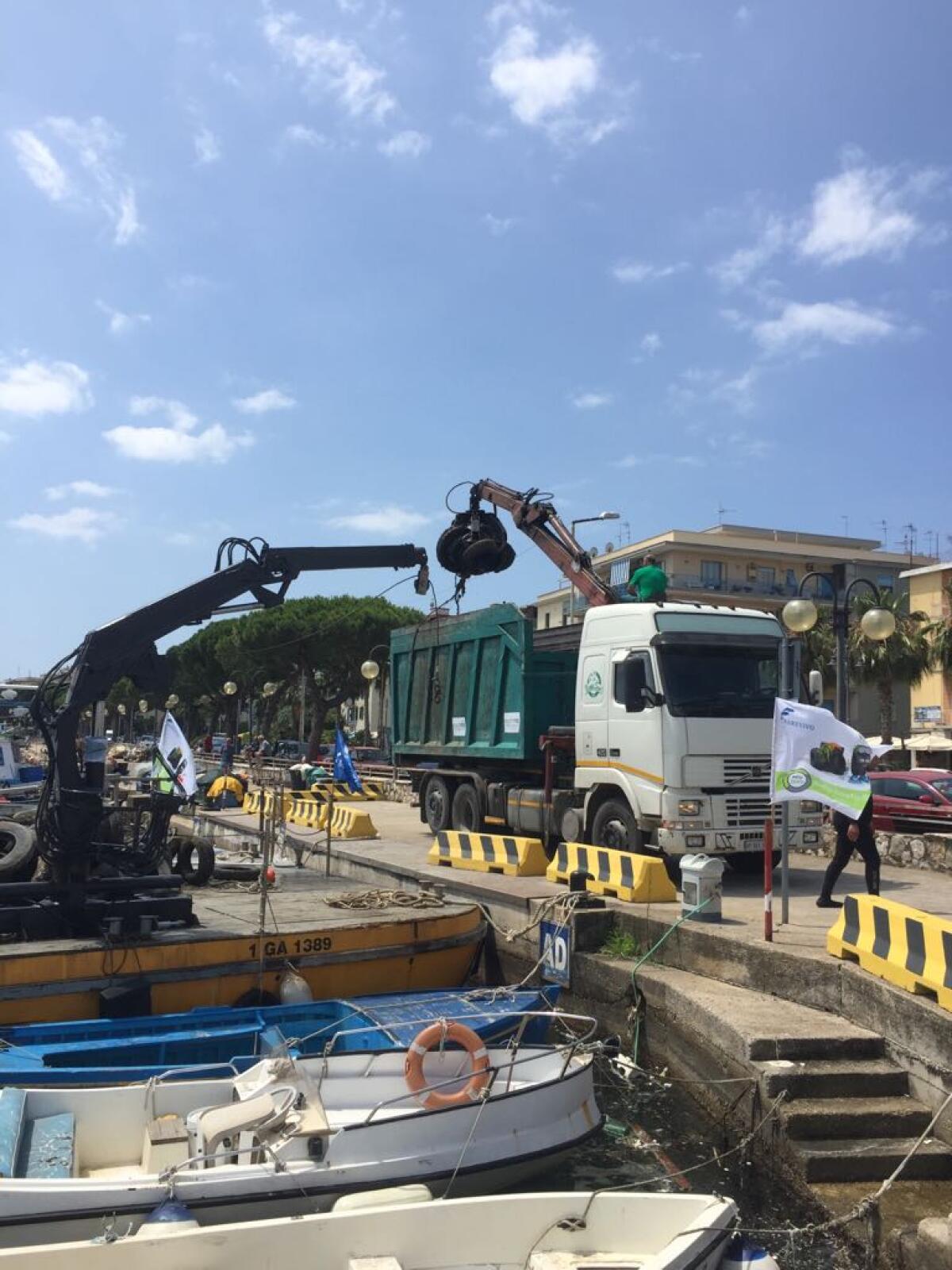 World Oceans Day, a Gaeta recuperati dal mare 1.500 kg di pneumatici - 