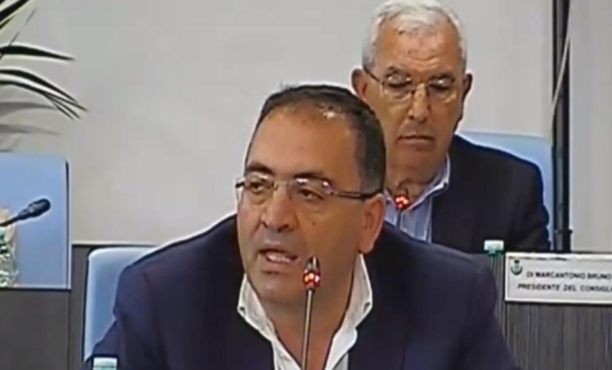 Da Casello 45 ad Acqualatina: Antonio Terra risponde alle domande dei cittadini su Facebook - 