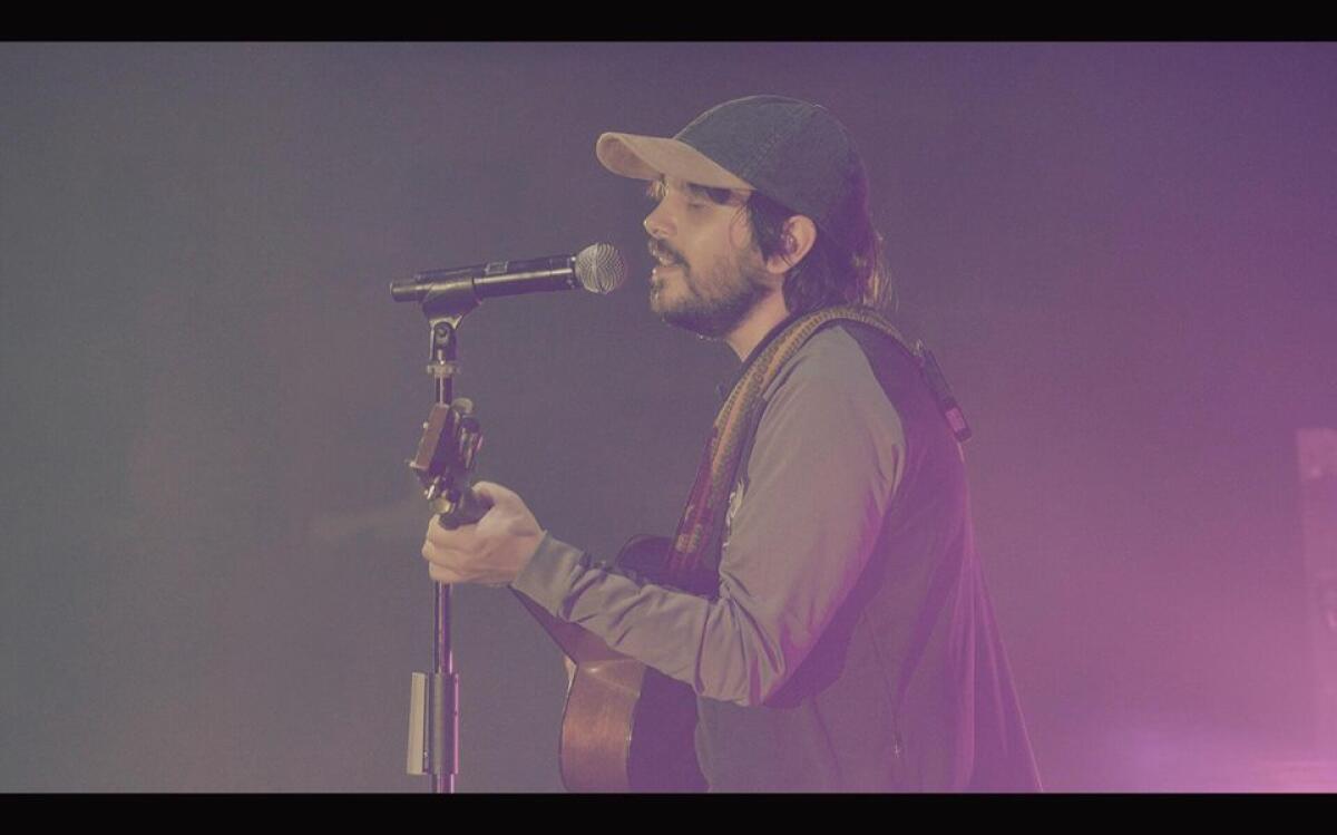 Una folla per Calcutta che scalda lo Stadio Francioni di Latina - 