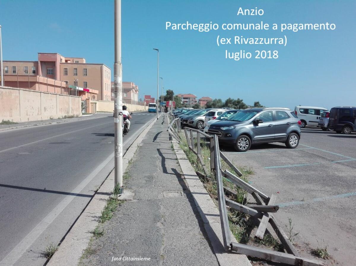 ANZIO - Parcheggio comunale sull'Ardeatina in stato di abbandono: la denuncia di CittàInsieme. - 