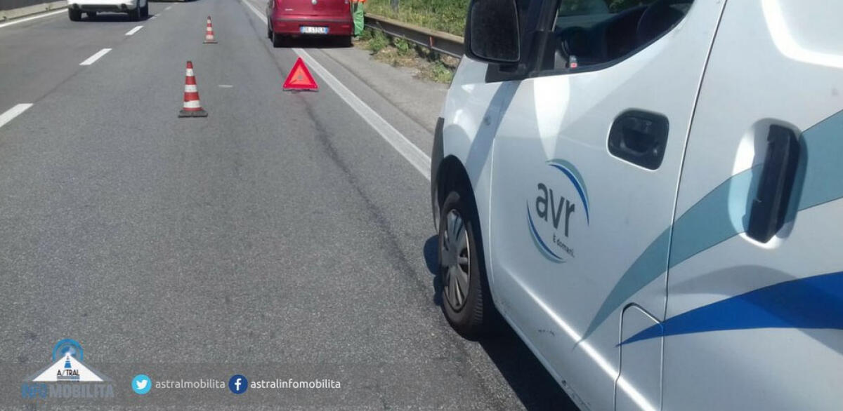Auto in panne sulla Pontina, ancora code in direzione Roma - 