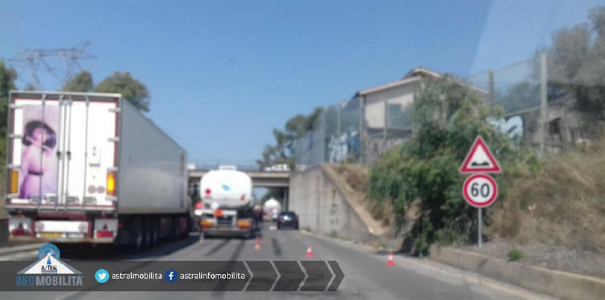 Tamponamento tra due mezzi pesanti sulla Pontina, ad Aprilia: code verso Roma. - 
