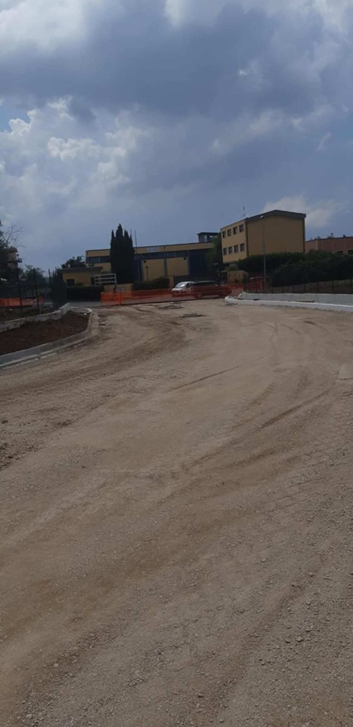 ALBANO - Proseguono i lavori per la realizzazione del sottopasso ferroviario di Pavona. - 