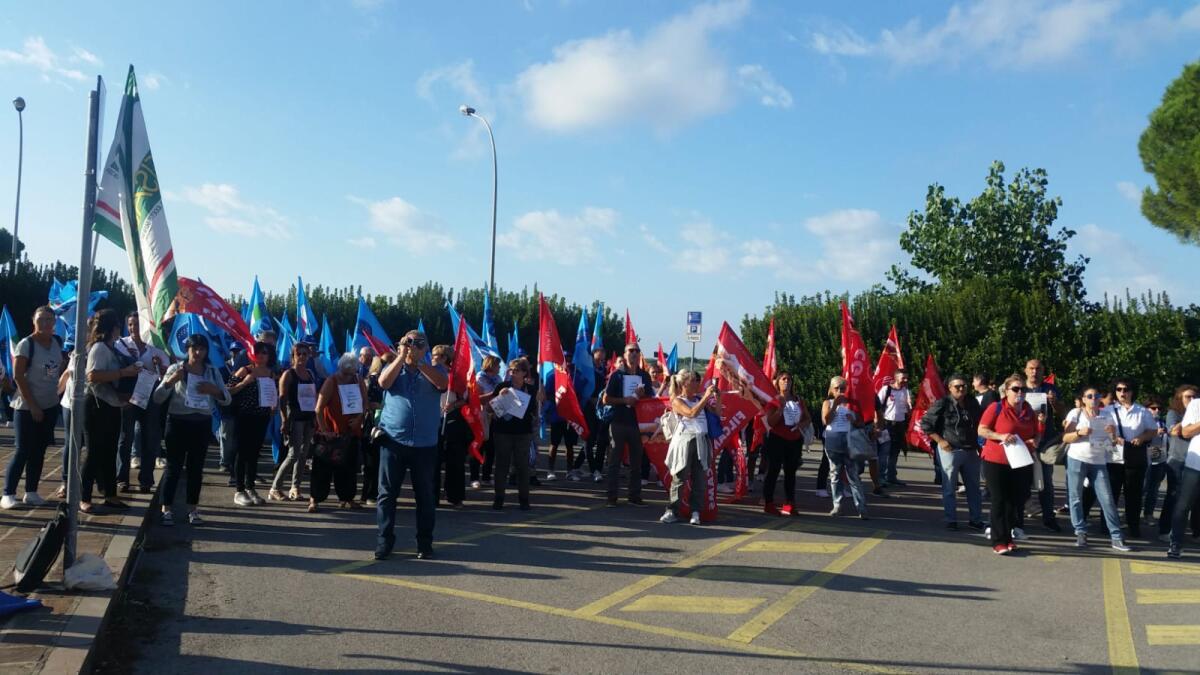 Il PCI di Genzano manifesta solidarietà ai lavoratori Coop - 