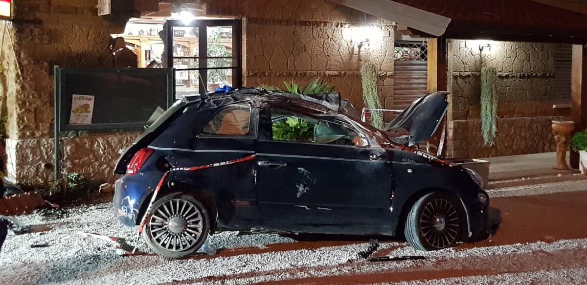 Finisce con l'auto all'interno di un bar, sulla via Ninfina II: una 28enne di Aprilia in gravissime condizioni. - 