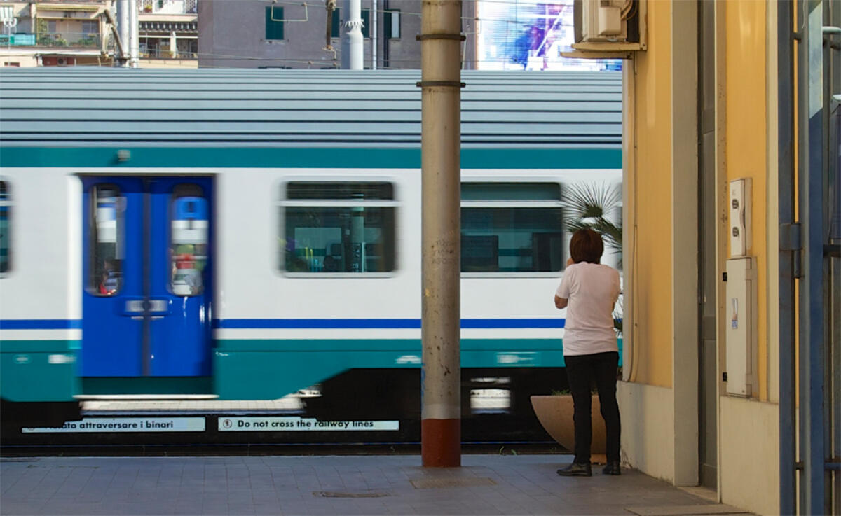 Raid vandalico alla stazione ferroviaria di Latina Scalo. - 