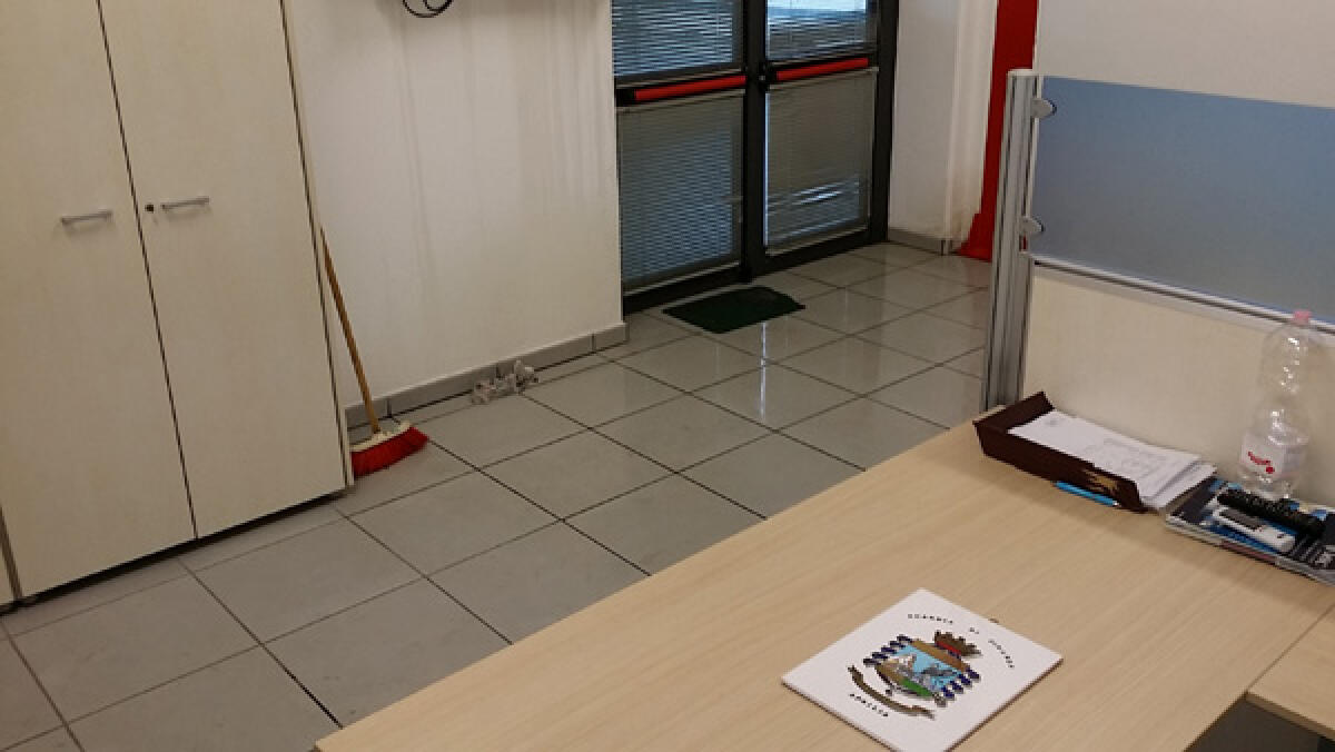 Degrado alla Dogana di Aprilia: "Acqua ed escrementi di piccioni finiscono nei locali" - 