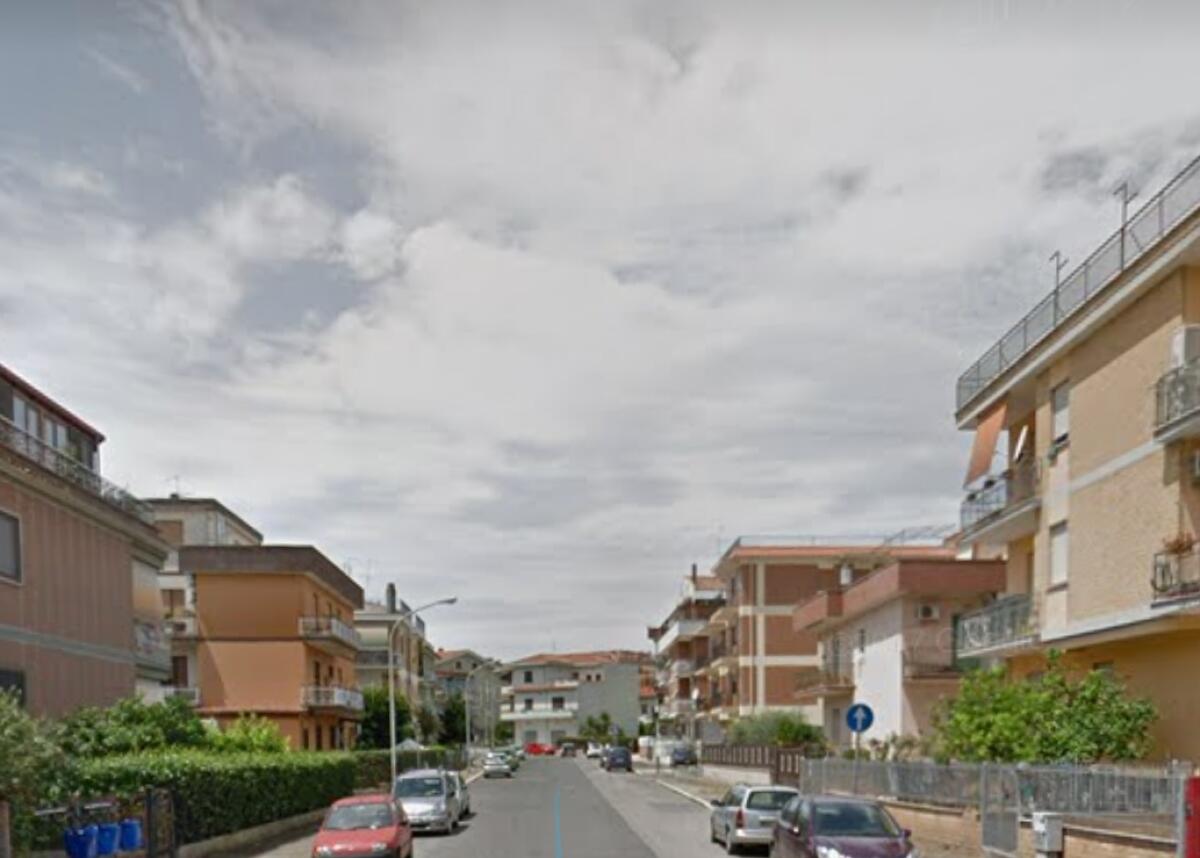 40enne di Aprilia si toglie la vita impiccandosi nella sua abitazione di via Tiziano, nel Quartiere Primo. - 