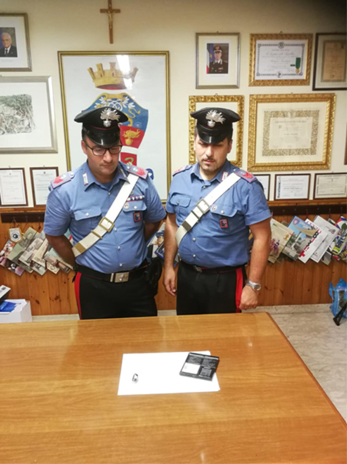 Scesi dal treno, vengono controllati dai Carabinieri: due indiani sorpresi a Fondi con eroina. - 