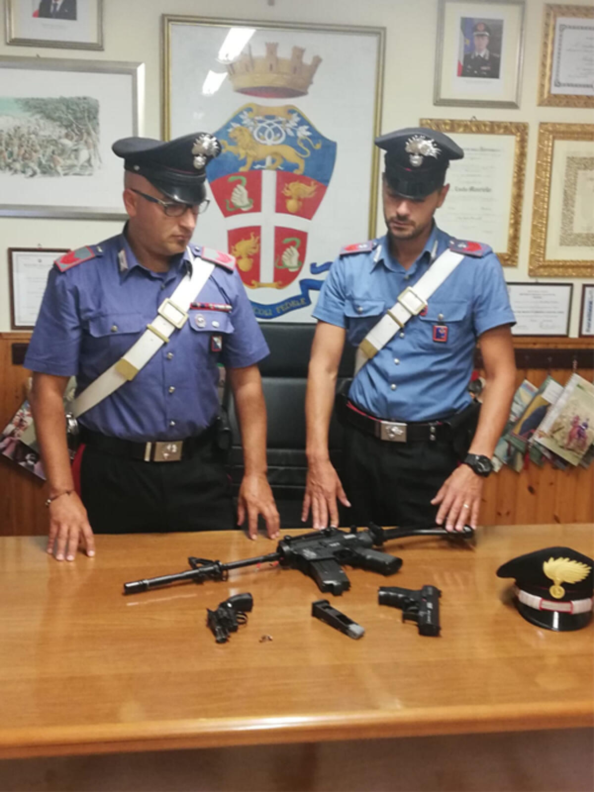 Esplode dei colpi di pistola sotto casa della ex, per intimidirla: 25enne di Fondi in manette. - 