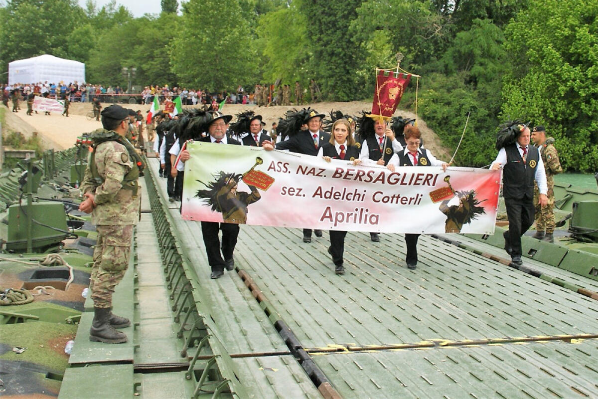 I Bersaglieri Adelchi Cotterli di Aprilia al raduno nazionale sul Piave - 