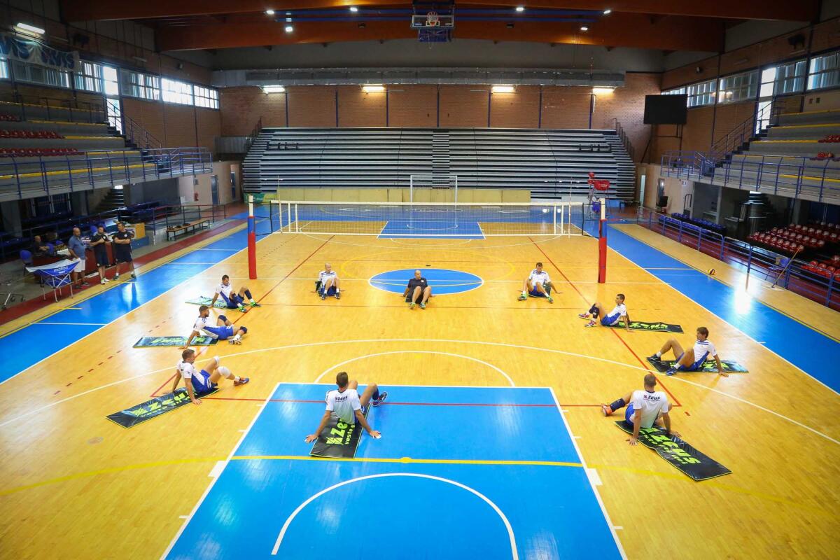 Superlega, la Top Volley Latina potrebbe trasferirsi al palazzetto dello sport di Cisterna.  - 