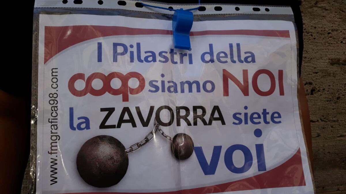 Dipendenti Coop sotto la sede del Ministero a Roma: "Il lavoro non si tocca" - 