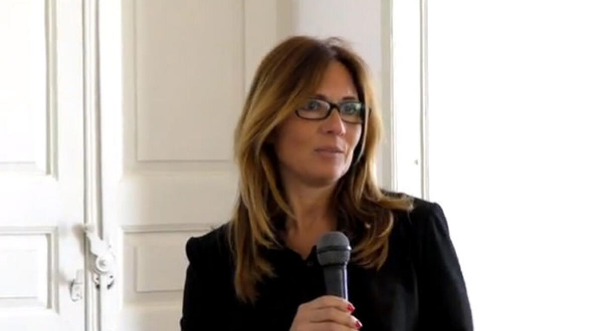 Una busta con un messaggio, “stai zitta”, ed un proiettile, recapitati all’ex segretaria comunale di Anzio, Marina Inches. - 