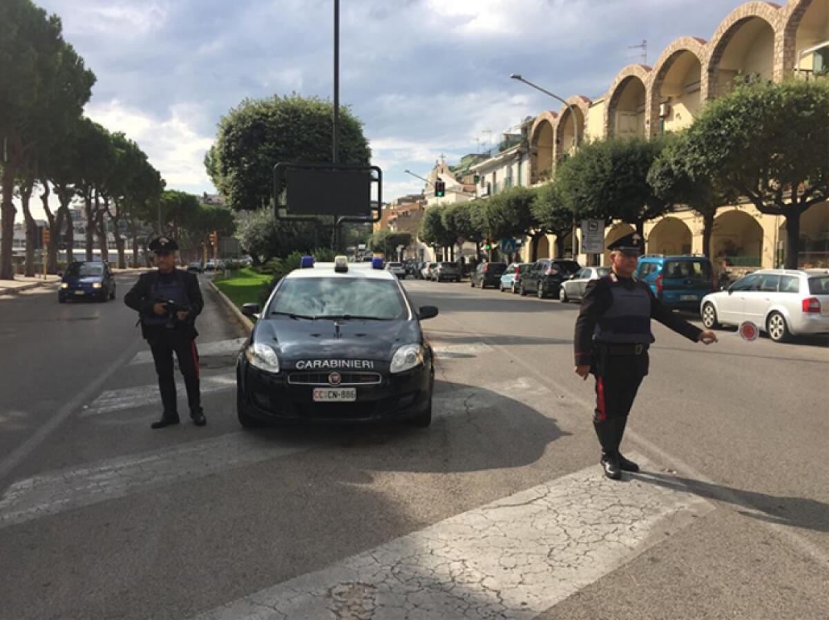 Sorpreso per le strade di Gaeta con i documenti di circolazione falsi: denunciato. - 