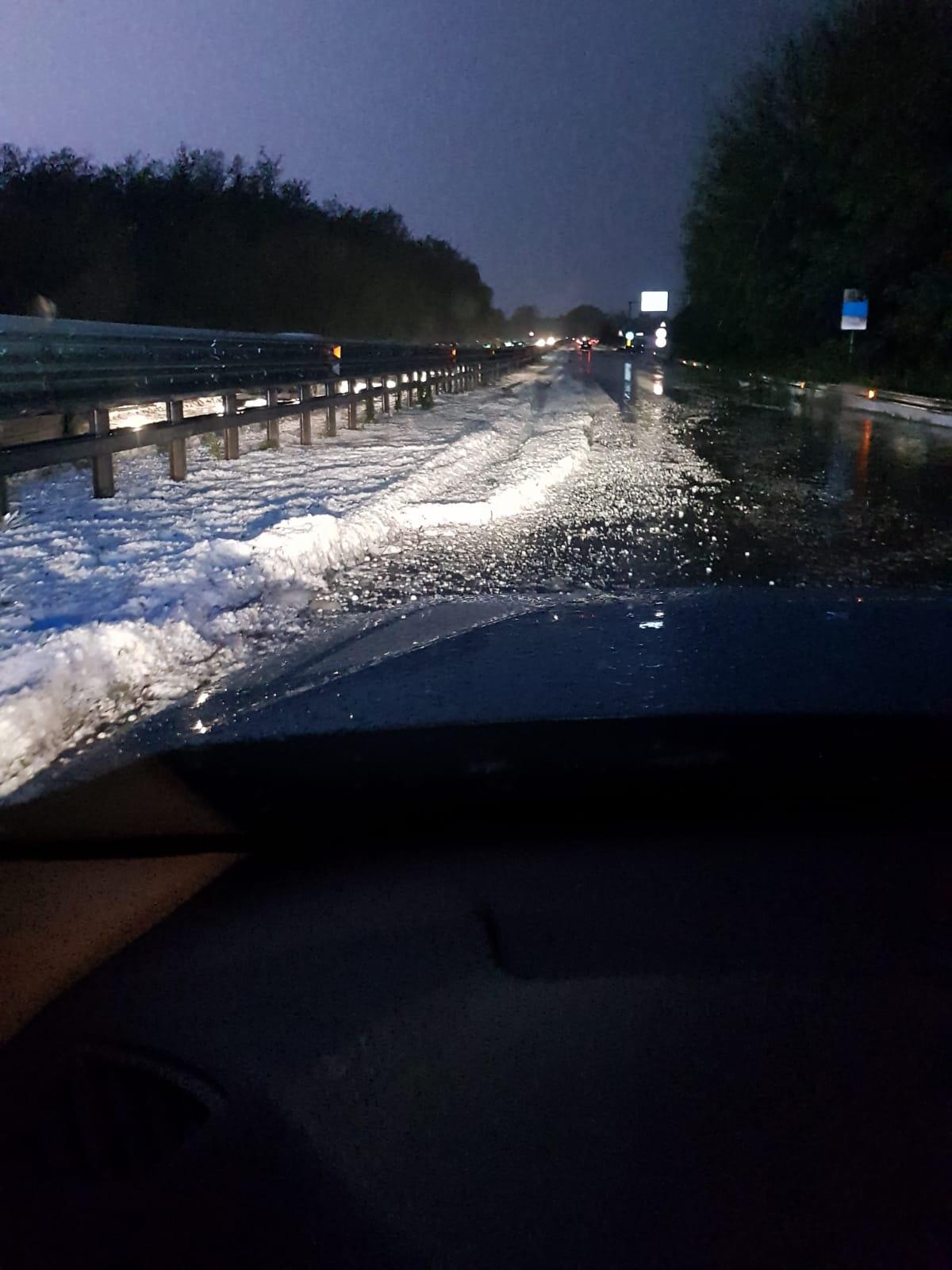 Violenta grandinata del 21 ottobre: in Comune ad Aprilia i moduli per la segnalazione dei danni. - 