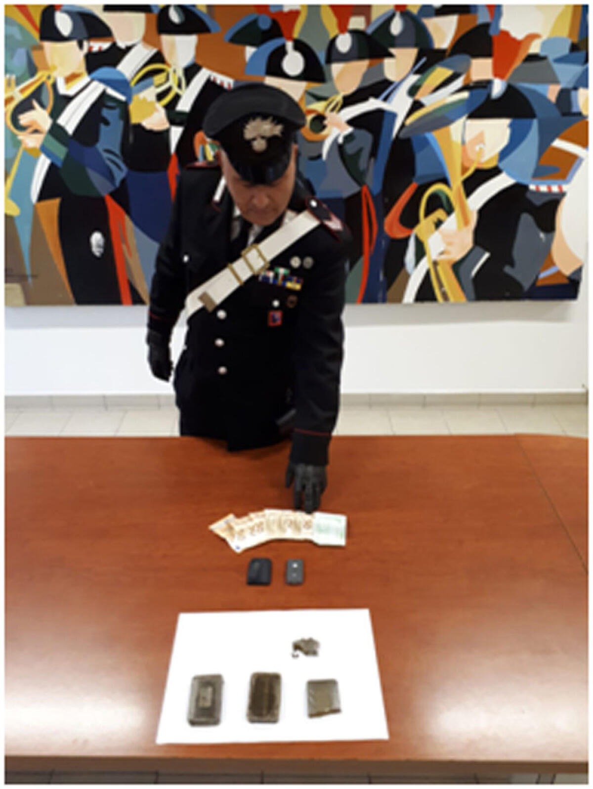 Aprilia - 18enne sorpreso con 400 grammi di hashish, arrestato - 