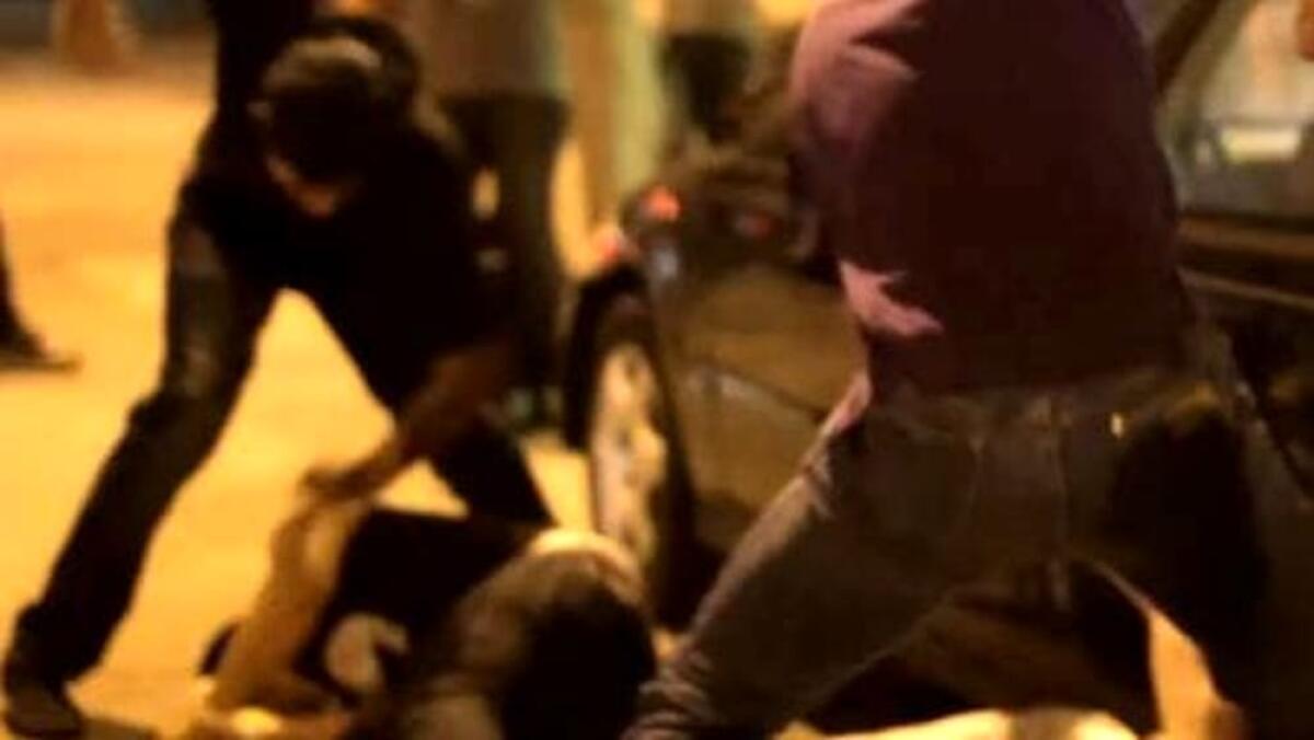 Violenta rissa in via Aldo Moro, ad Aprilia, davanti ad un noto locale notturno. - 