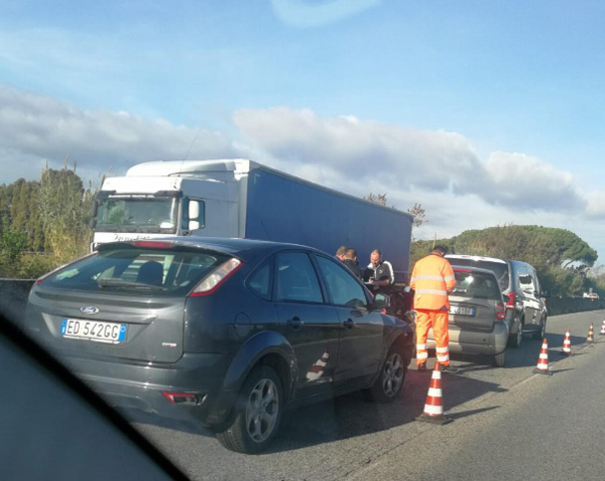 Disagi anche questa mattina per i pendolari della Pontina, alle prese con due incidenti. - 