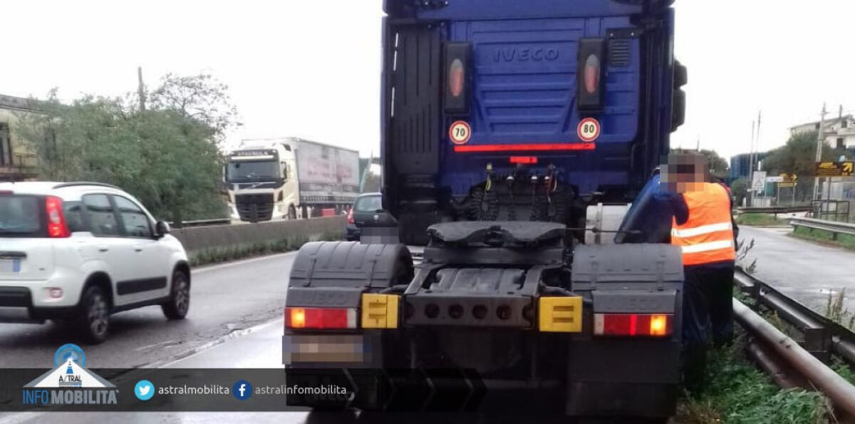 Pioggia battente, buche e mezzi in panne: forti disagi questa mattina sulla Pontina. - 