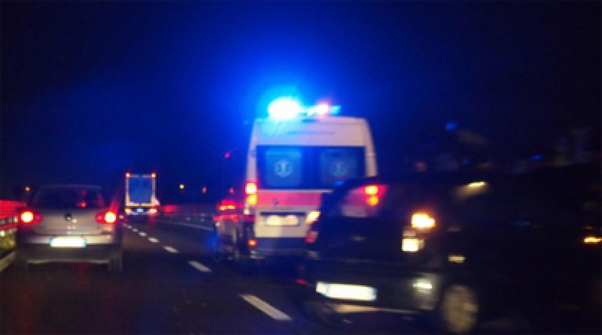 Pontina, incidente a Castel Romano. Si viaggia su una sola corsia - 