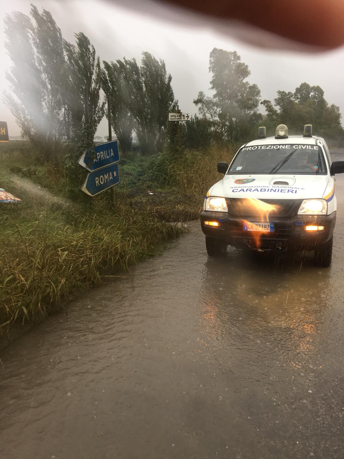 Maltempo, allagamenti nella periferia di Aprilia - 