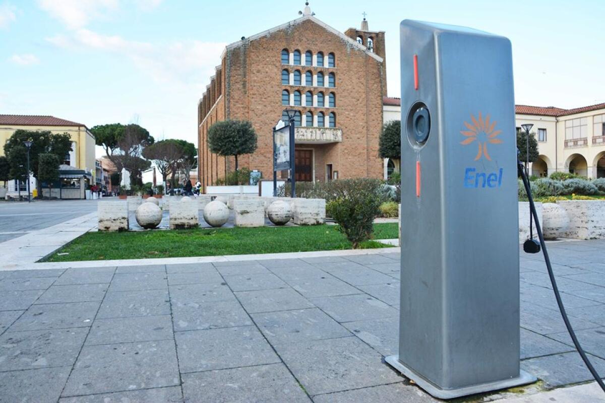 40 nuove stazioni di ricarica per auto elettriche nei prossimi 12 mesi a Pomezia. - 