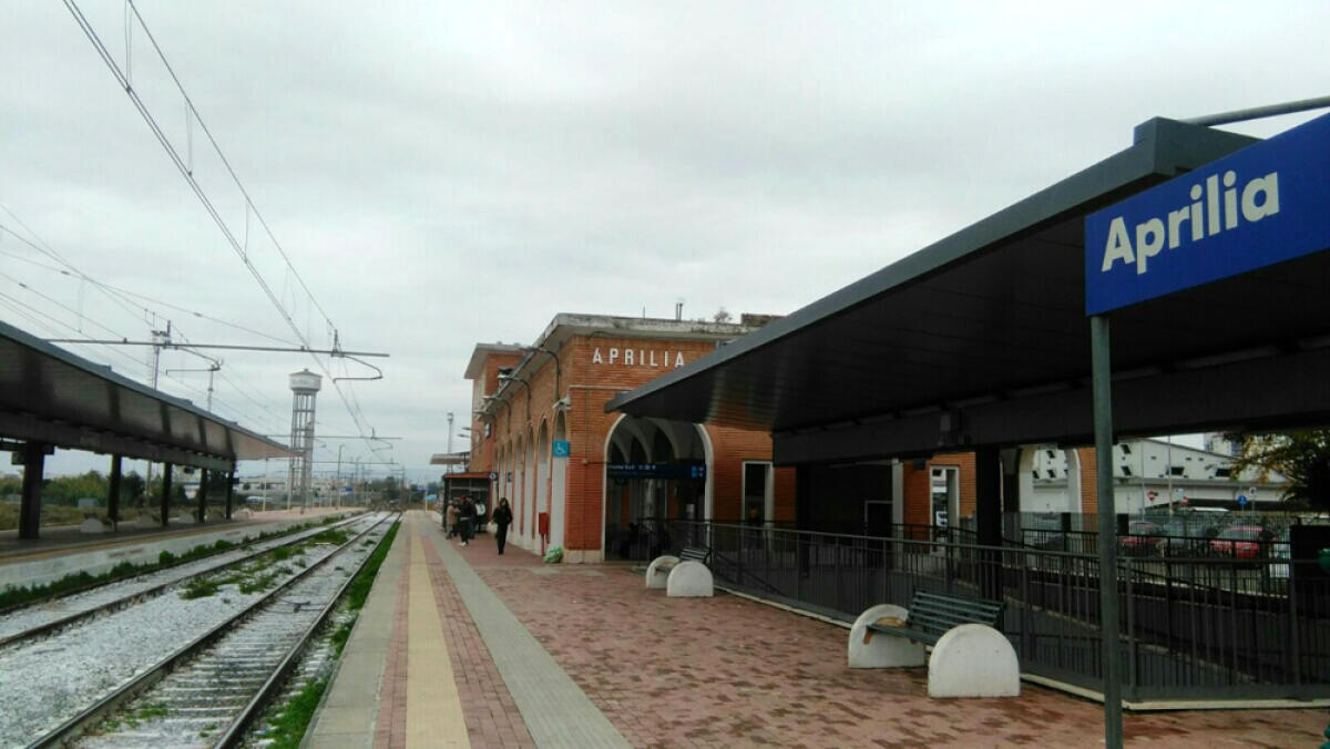 Pendolari su tutte le furie: “anche oggi sulla linea Roma-Nettuno Trenitalia programma disservizi”. - 