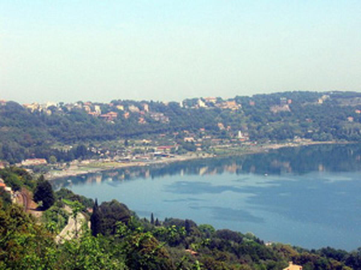 Trovato il corpo senza vita di un uomo nel lago di Castel Gandolfo - 