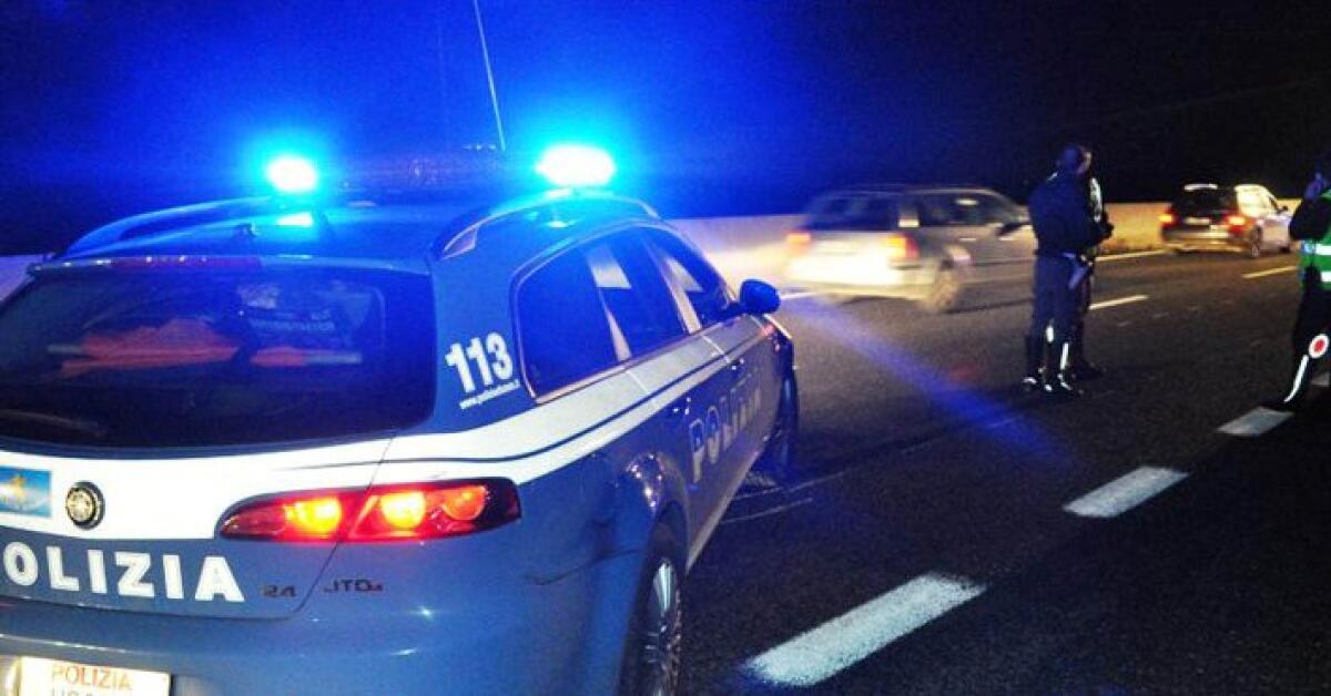 Pedone investito in via Epitaffio a Latina: caccia aperta al responsabile; recuperata l'auto. - 