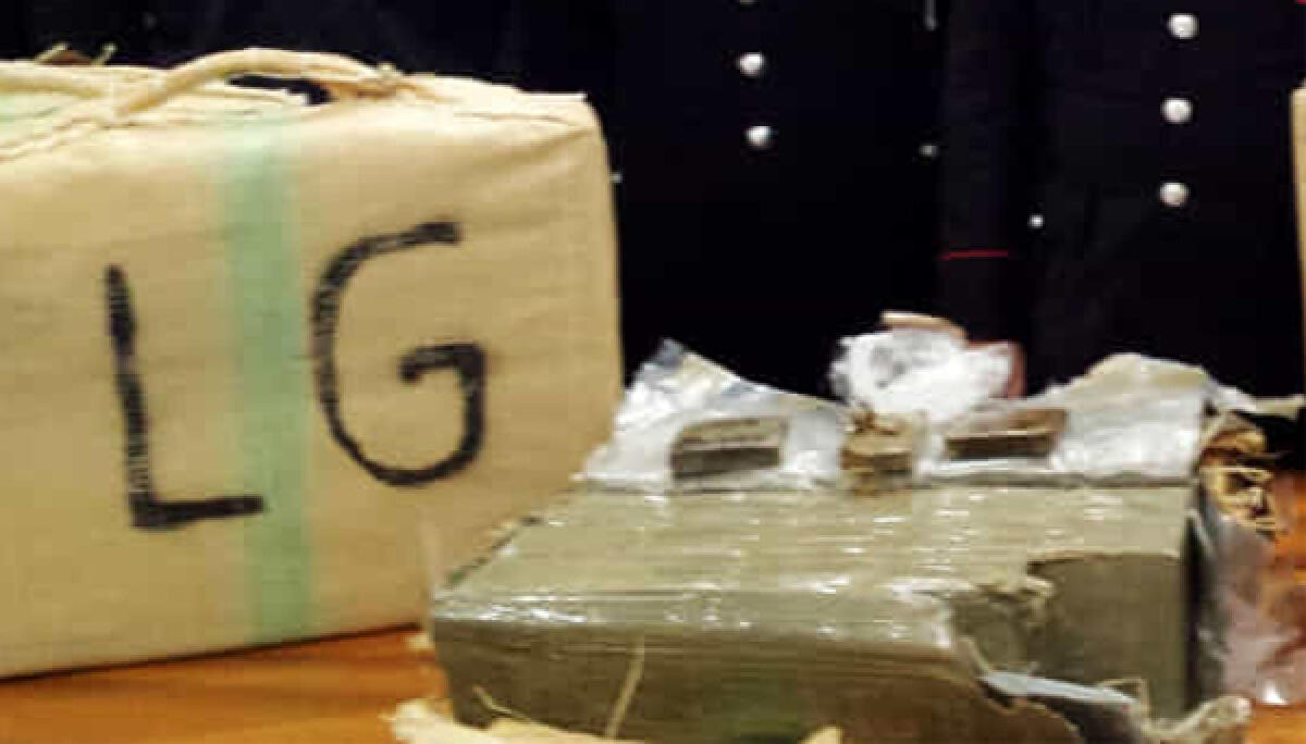 APRILIA - 230 chili di hashish in auto, i 3 arrestati restano in carcere - 