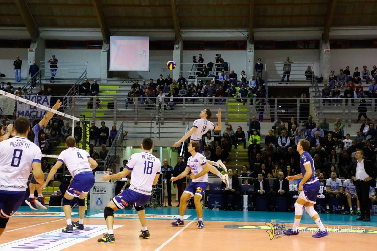 Palasport di Cisterna: arriva l’ok della Commissione Vigilanza, l’impianto ora è a norma. - 